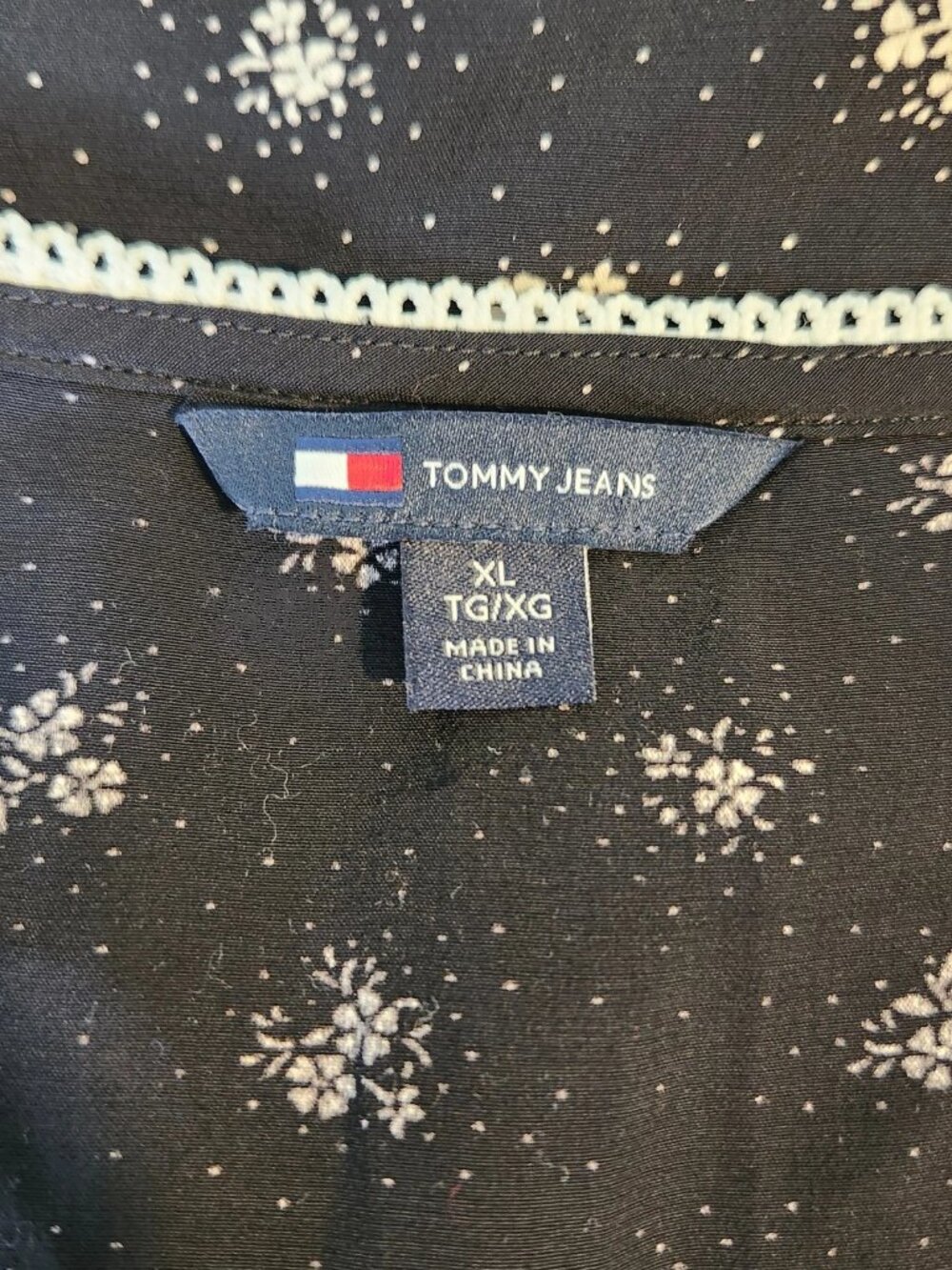 Tommy Jeans Dress XL Satin Feel Black Floral Tie Back V Neck 90's off duty Model - Picture 10 of 12